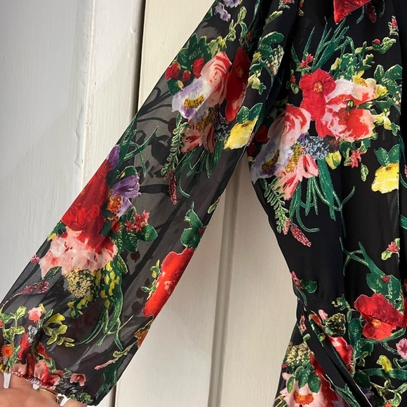 Alice + Olivia Abney Wrap Dress Silk Blooming Bouquet 6 - Picture 9 of 12